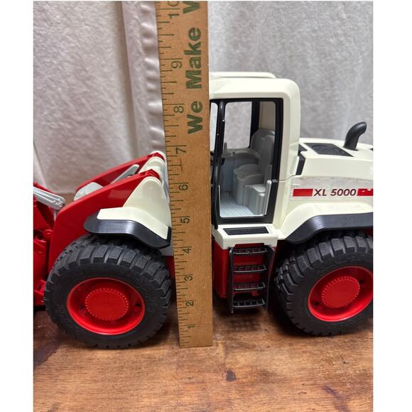 Bruder XL 5000 Wheel Loader Front End Loader 1:16 Scale 03410 Red & White Toy - Picture 2 of 13